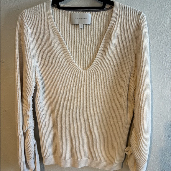 Brochu Walker Cream V-Neck Ribbed Sweater